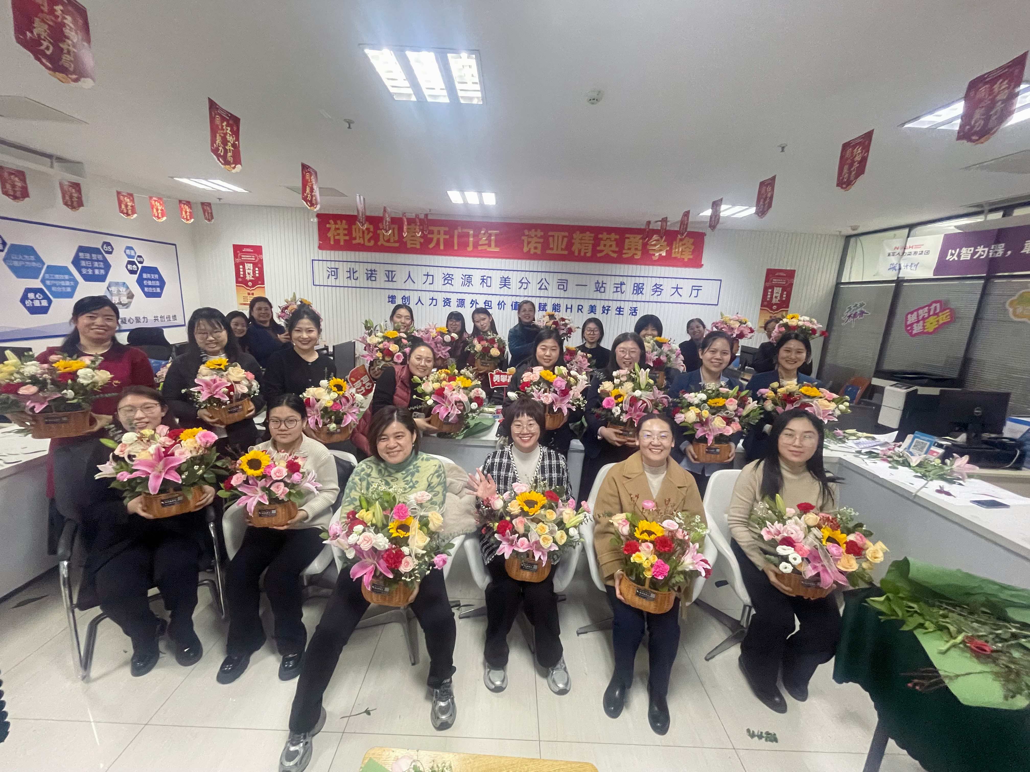 婦女節(jié)插花活動(dòng)，綻放女性芳華